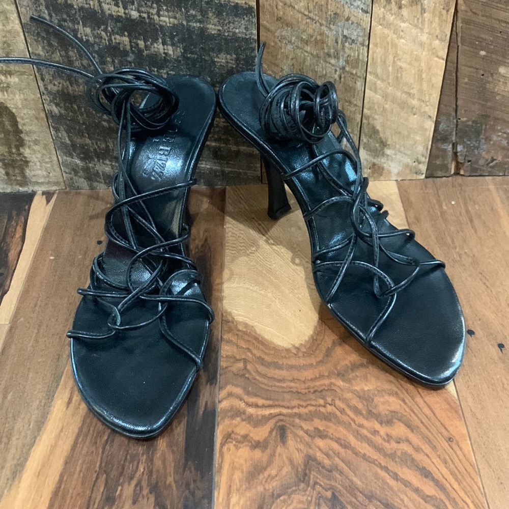 Shoe Bizz Paris heels - NWOT